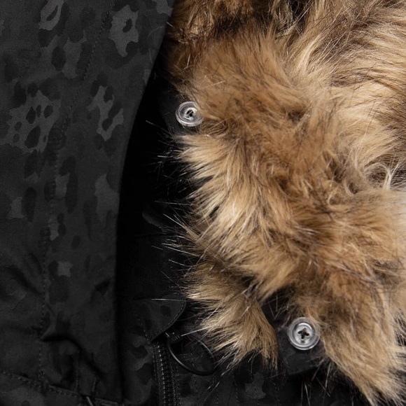 Volcom WOMENS WHITLOCK INSULATED snowboard JACKET - Picture 3 of 8